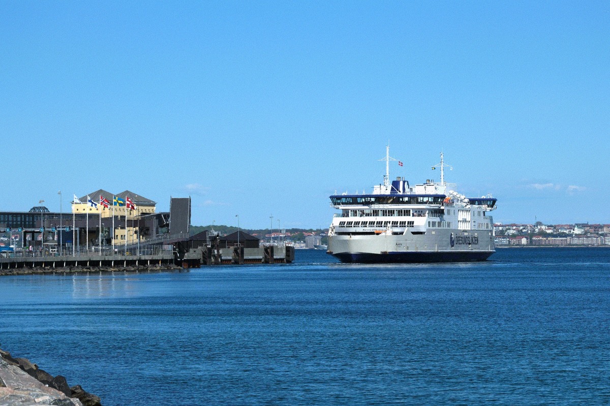 Øresundslinjen ferry arriving in Helsingør